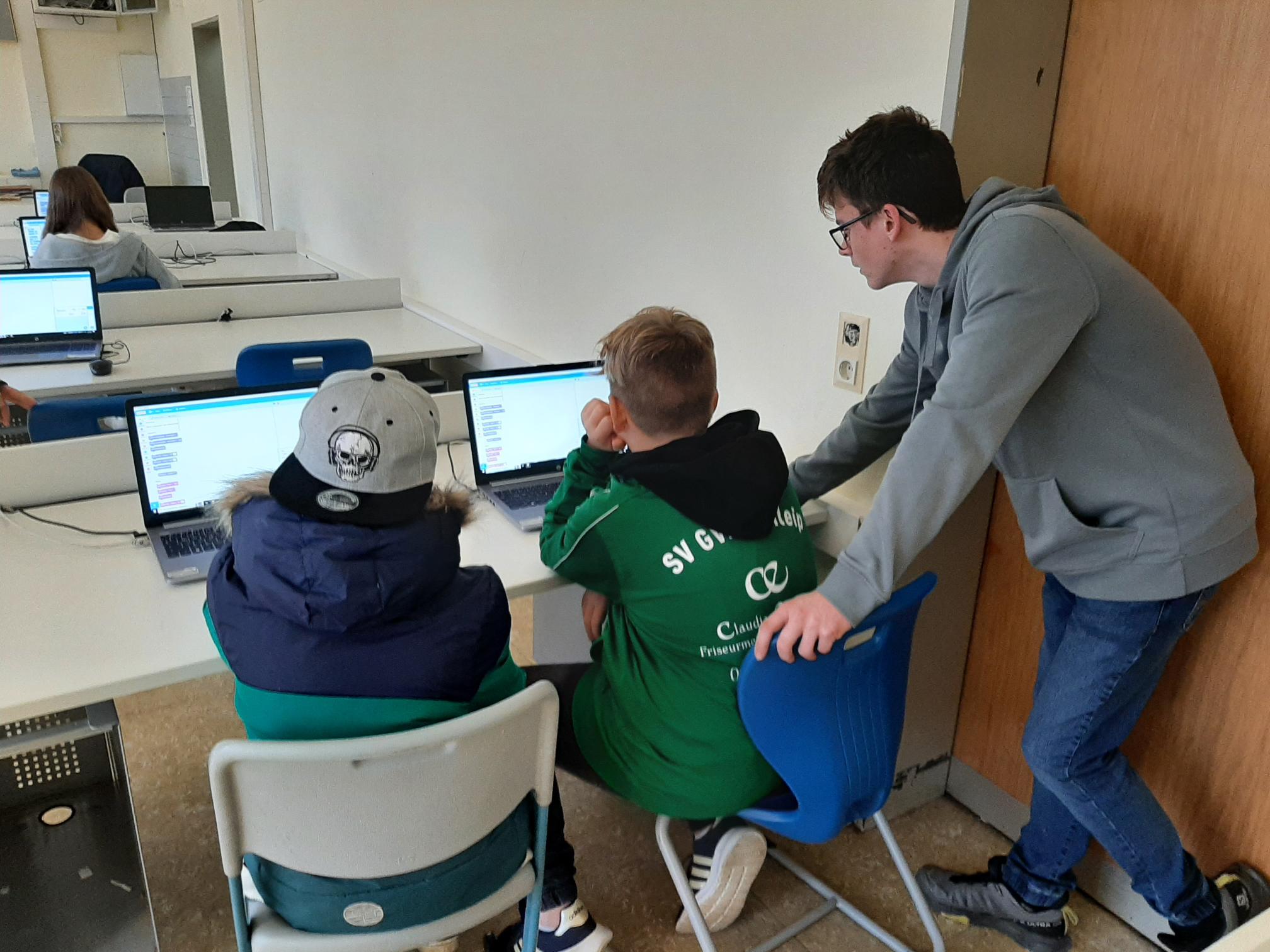 Programmieren Als Angebot Im Informatikraum